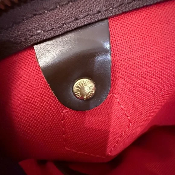 Authentic Louis Vuitton Brown Speedy Satchel with Iconic Damier Ebene Canvas - Picture 6 of 7